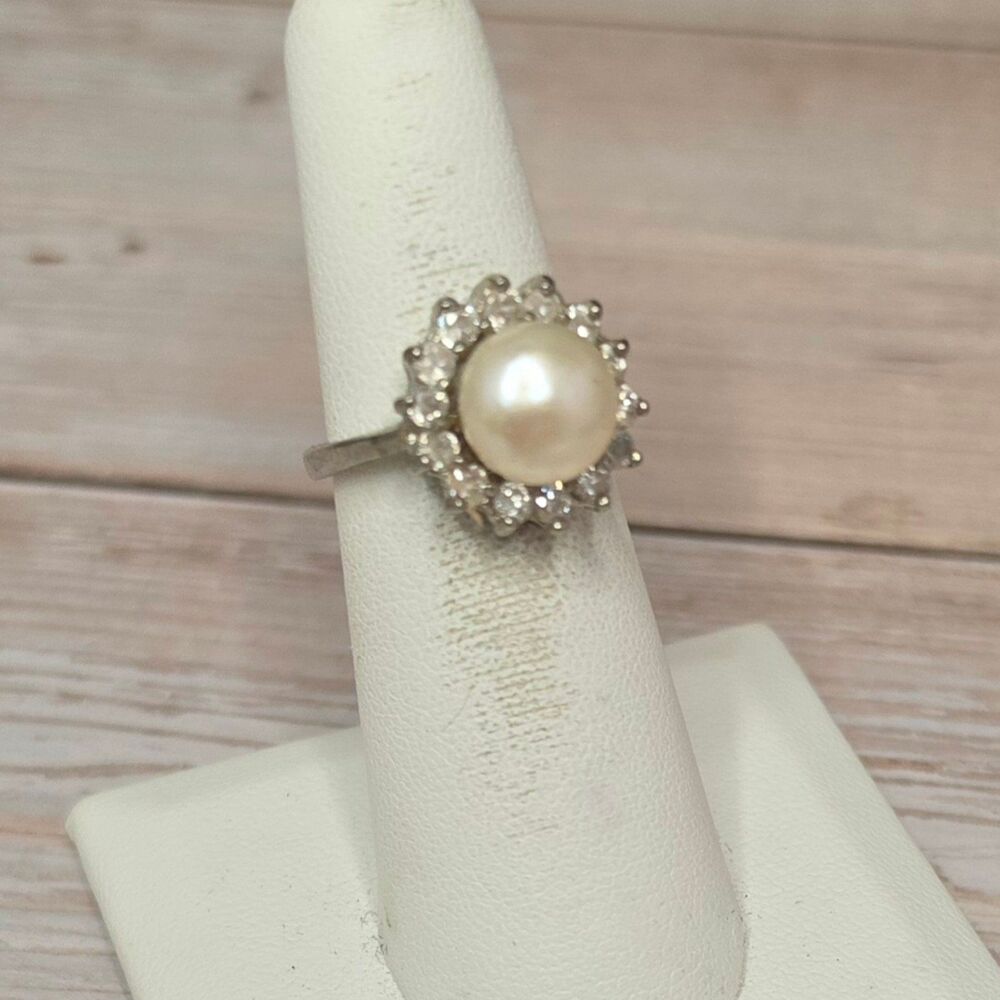 New! Ring - Picture 2 of 12